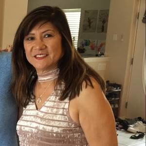 Meet your Posher, Rosela